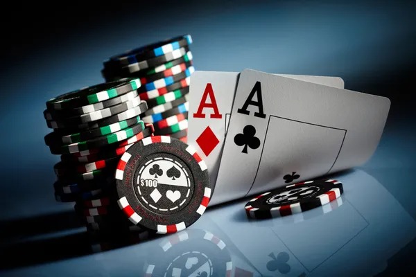 kakek toto app live gaming interface showing sportsbook and dealer tables